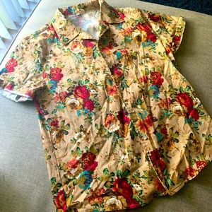 Short sleeve flower button up shirt!